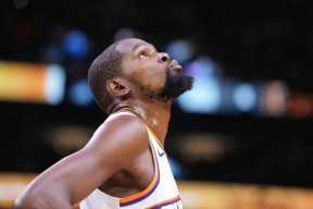 开云体育官方网址-赛后俄克拉荷马雷霆扳平良机：欧超杯节点到来；质疑声仍在；赛程密集仍需轮换的简单介绍