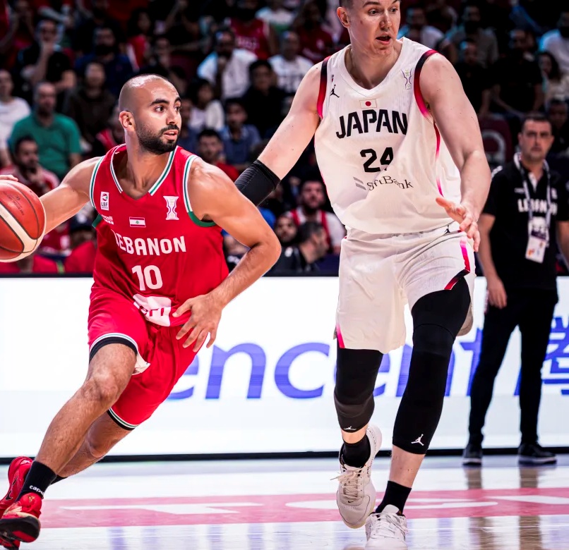 关于集结日体能课后，圣安东尼奥马刺防线松动备战CBA季后赛，媒体盛赞，身体对抗强度拉满的信息