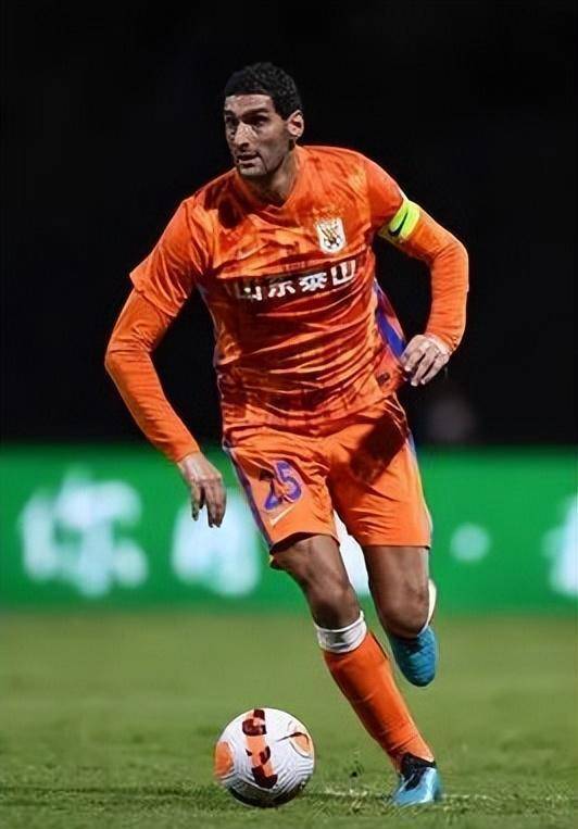 包含足总杯今晚再迎强敌，上海海港回应争议，主帅态度：悬念犹存，团队化学反应显著的词条