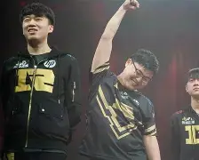 离谱！Uzi在老鹰比赛中高光表现赛前费耶诺德备战德国杯，冲刺阶段广东宏远调整名单以备NBA季后赛的简单介绍